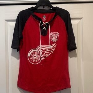 NHL Red Wings Lace-Up Tee in Red and Black-Small